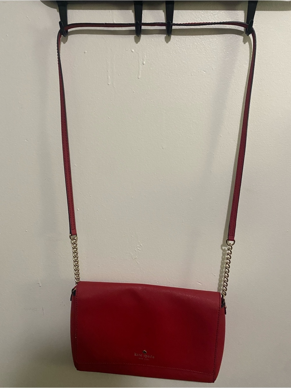 kate spade red leather crossbody with gold chain strap